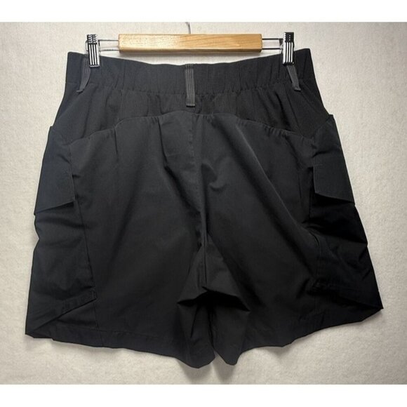 On Cloud Women's Shorts Sz L Explorer Running 6.5" Inseam Track Athleisure Black - Picture 2 of 9
